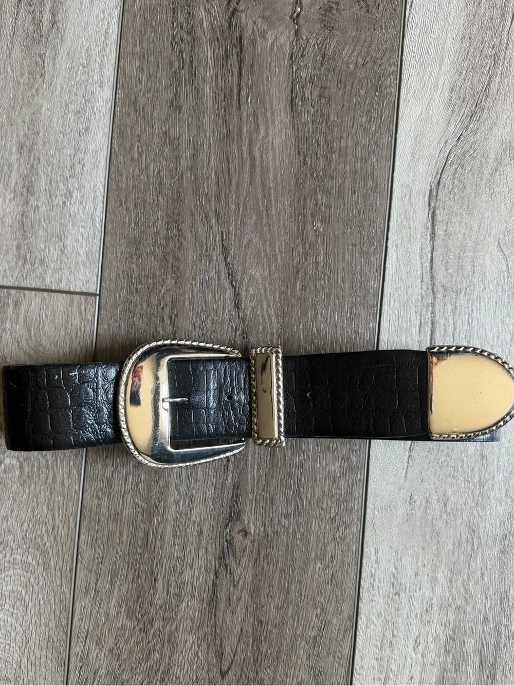 The Ritz Collection-GenuineBlack Leather Croc Embossed Large Silver Buckle-